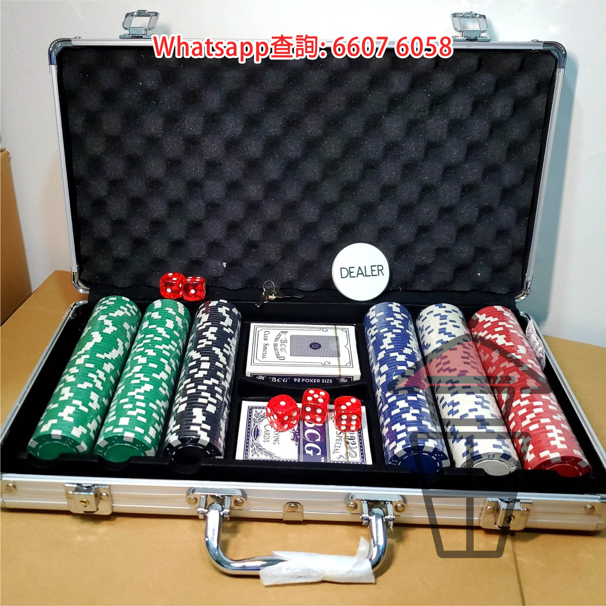 GM001 德州撲克 籌碼300片套裝 POKER 300-Chips Set (沒面值籌碼) 附鎖金屬盒+籌碼+2幅啤牌+骰+dealer - Image 3